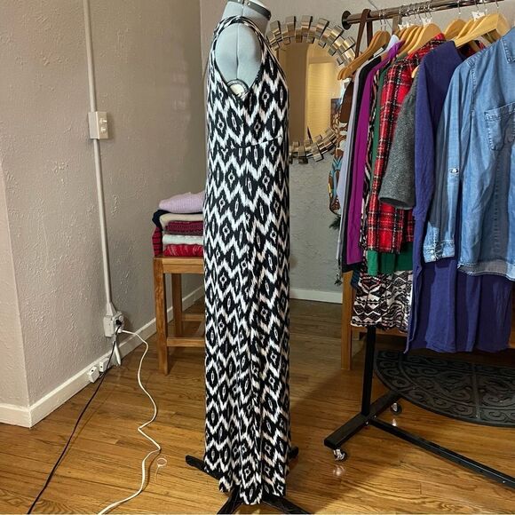 Laura Ashley maxi dress black and white - Picture 7 of 7